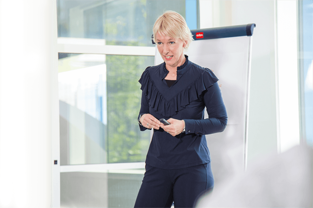 Mireille Veenhuis tijdens een training bij complexe gedragsverandering